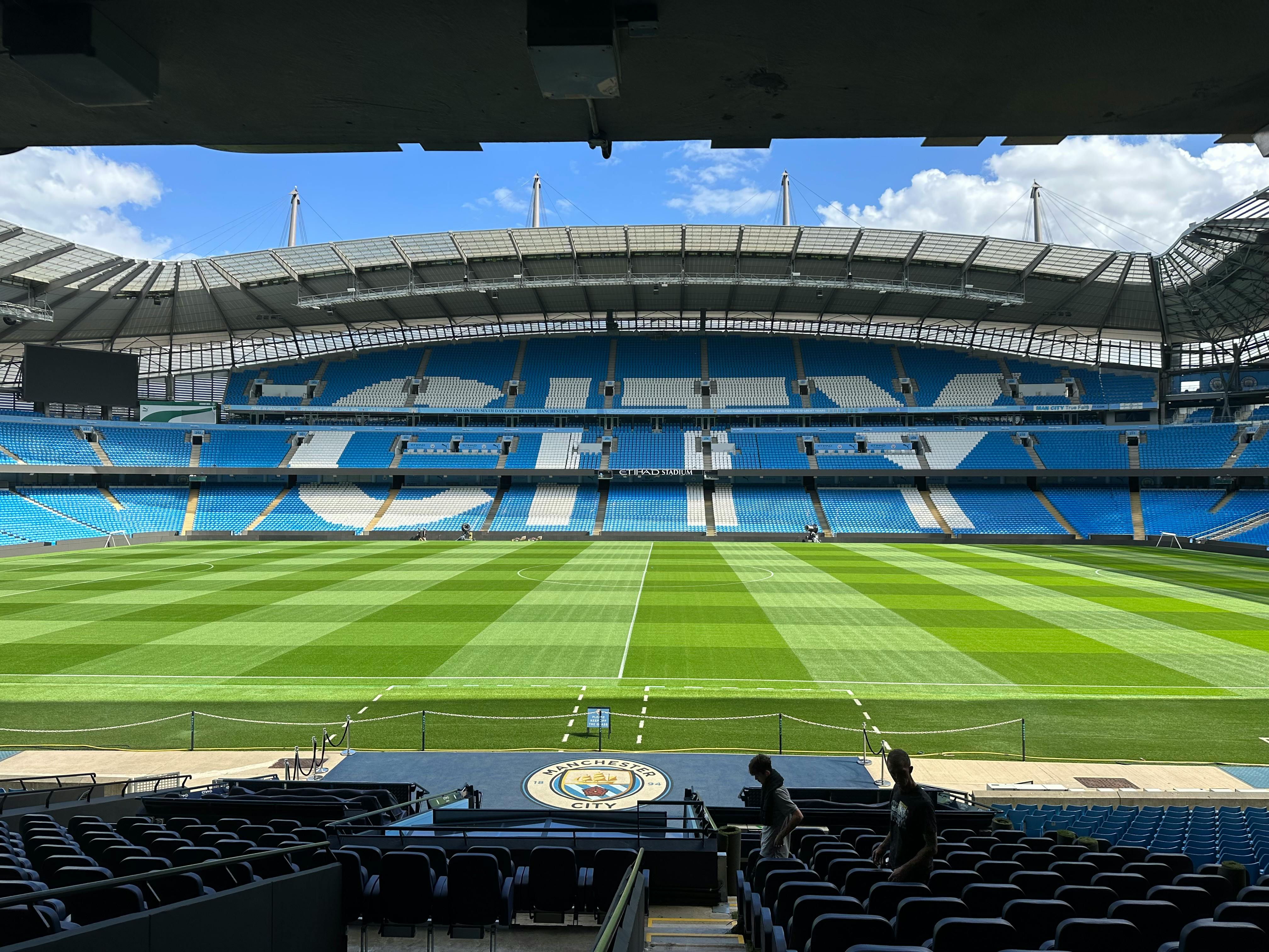 Una vuelta por la Premier League, la liga que vio pasar a grandes figuras del Real Zaragoza