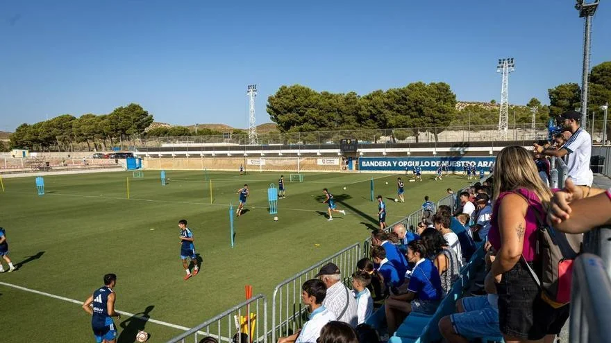 Ni el calor ni el descenso frenan al zaragocismo: “Esto es el Real Zaragoza, hemos venido a sufrir”.