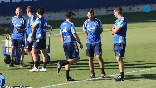 El Real Zaragoza regresa a los entrenamientos arropado por 400 aficionados