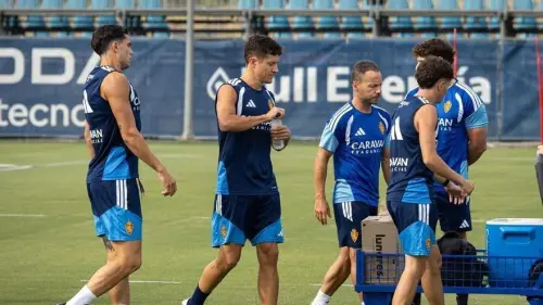 Ander Herrera se ejercita con el Real Zaragoza ante Bobby Aitkenhead