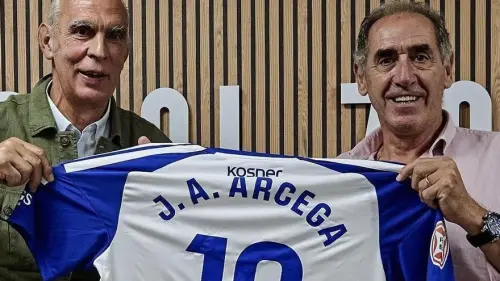 El Real Zaragoza rinde homenaje a la leyenda Pepe Arcega