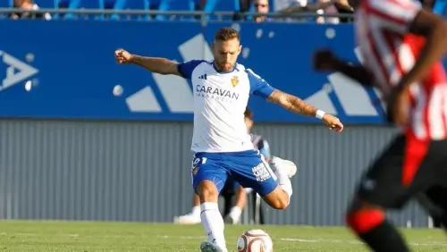 Diego González, del Real Zaragoza, en el once ideal de la jornada